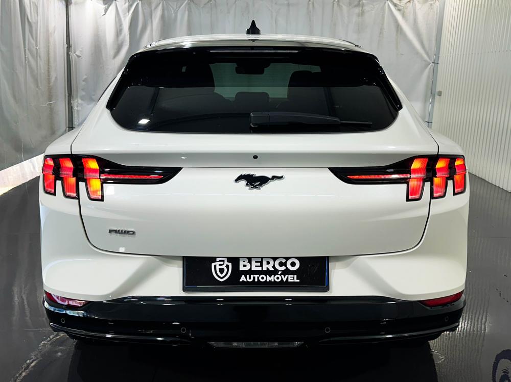 ford-mustang-mach-e-2023-eletrico-0cc