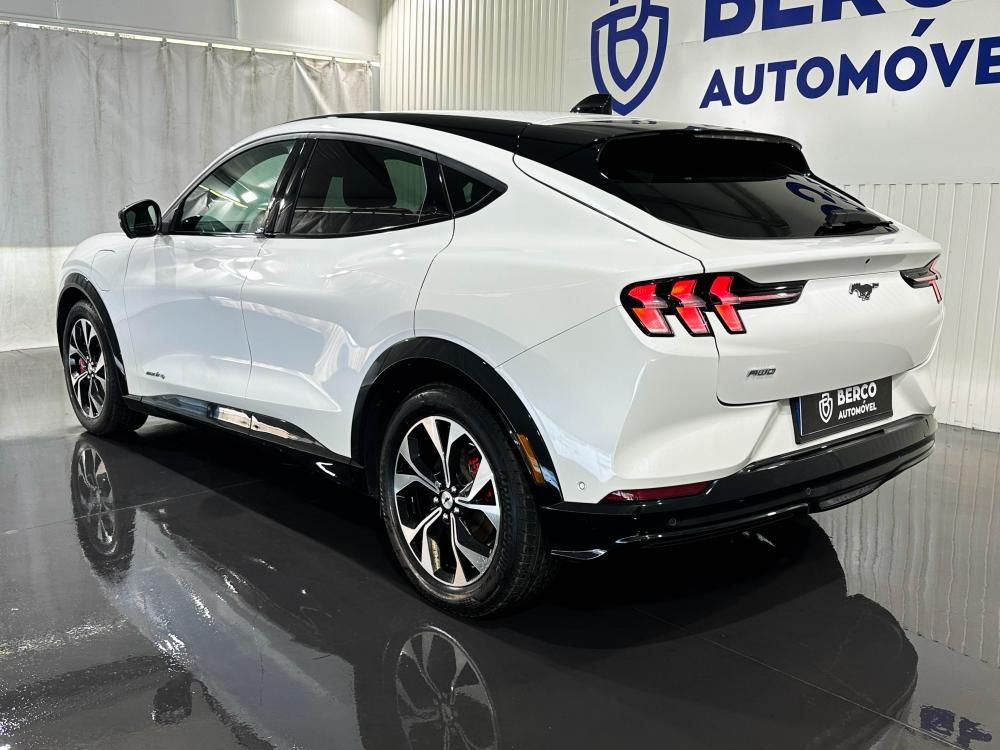 ford-mustang-mach-e-2023-eletrico-0cc