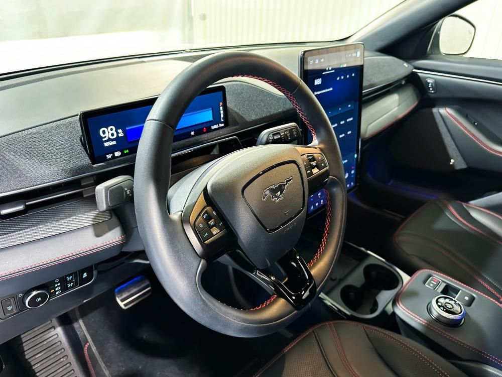 ford-mustang-mach-e-2023-eletrico-0cc
