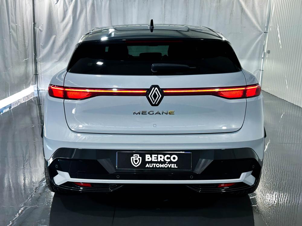 renault-megane-e-tech-2022-eletrico-0cc