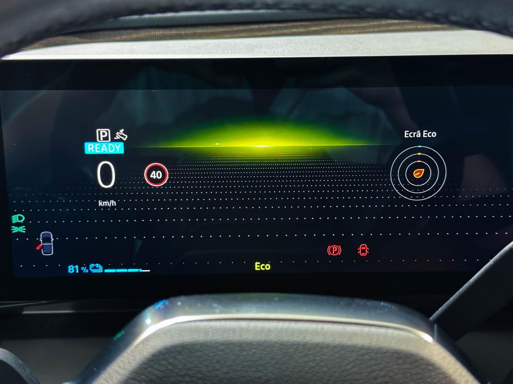 renault-megane-e-tech-2022-eletrico-0cc