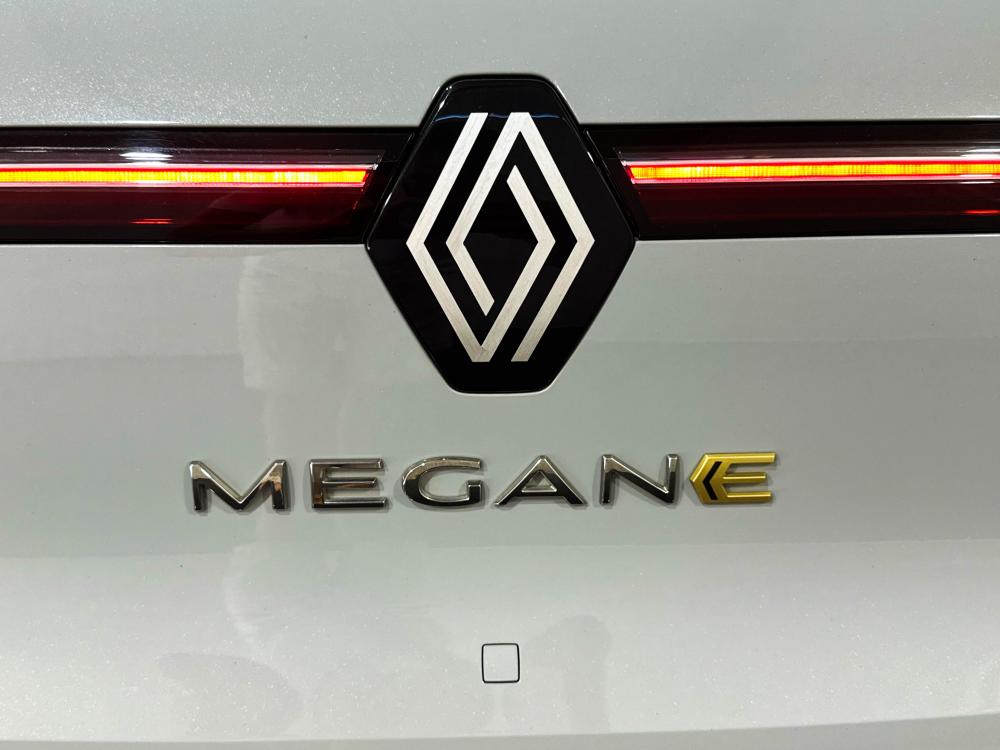 renault-megane-e-tech-2022-eletrico-0cc