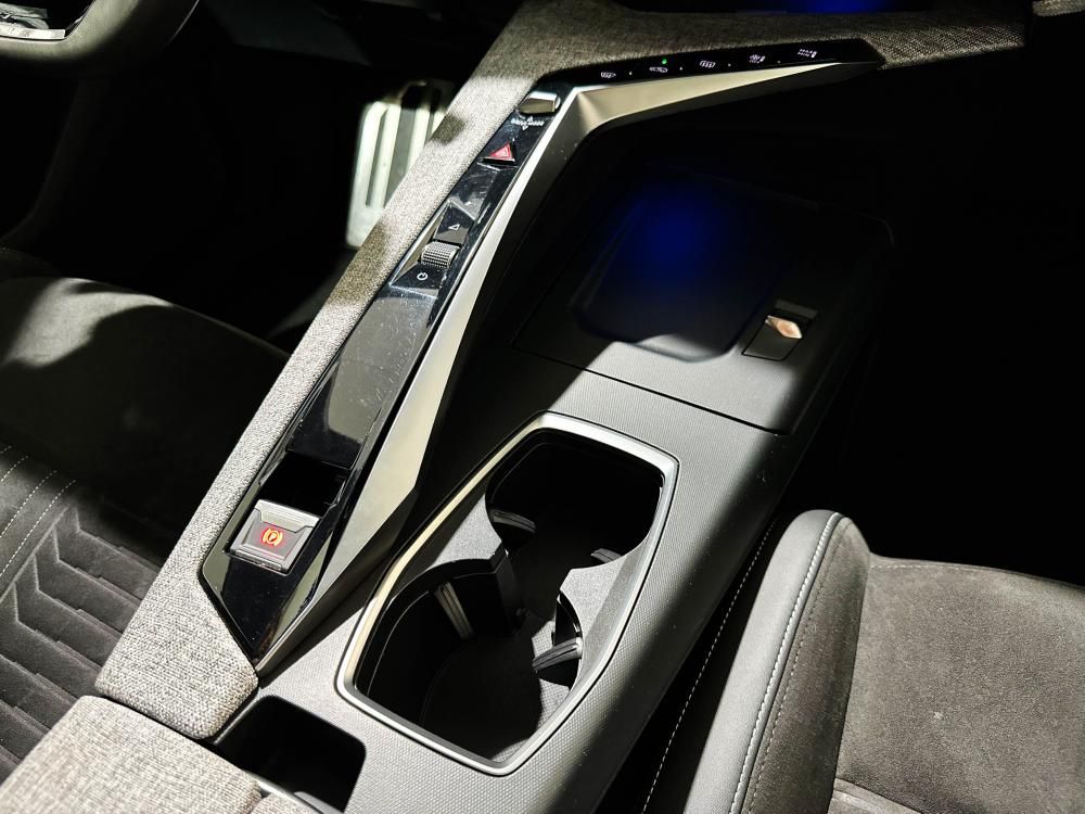 peugeot-e-3008-2024-eletrico-0cc