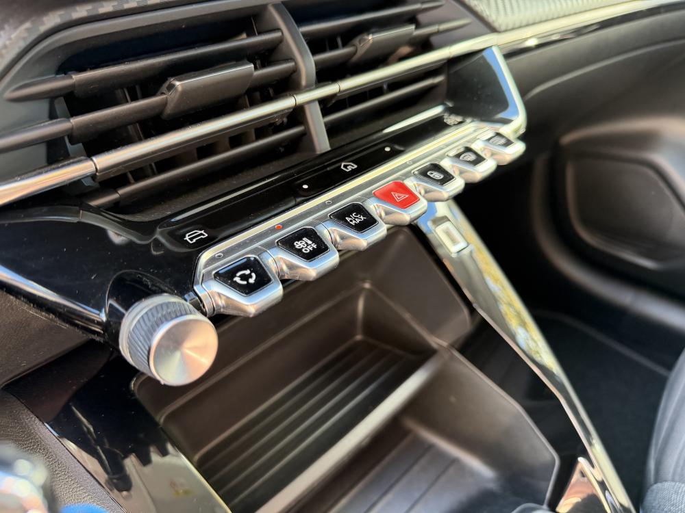 peugeot-208-2024-gasolina-1199cc