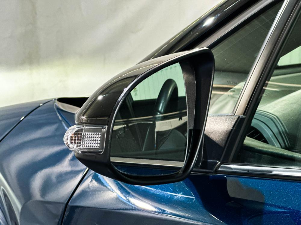 toyota-c-hr-2023-hibrido-a-gasolina-1798cc