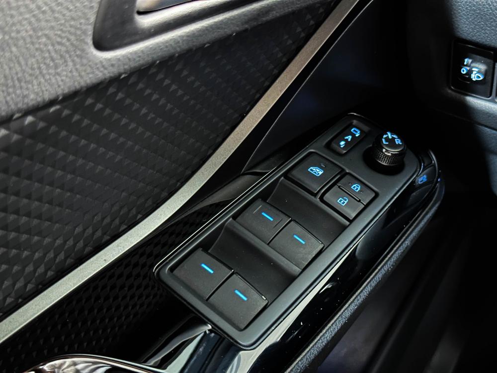 toyota-c-hr-2023-hibrido-a-gasolina-1798cc
