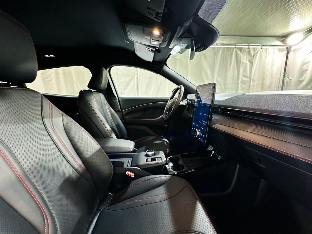 ford-mustang-mach-e-2023-eletrico-0cc