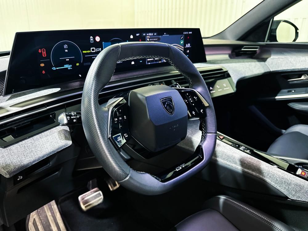 peugeot-e-3008-2025-eletrico-0cc