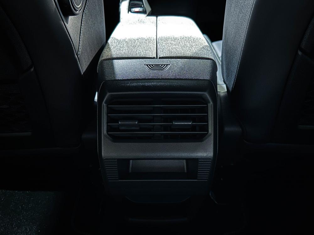 peugeot-e-3008-2025-eletrico-0cc