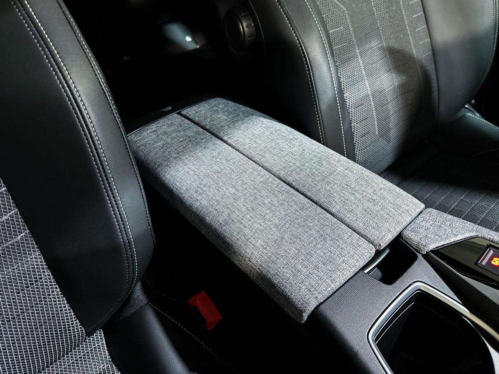 peugeot-e-3008-2025-eletrico-0cc