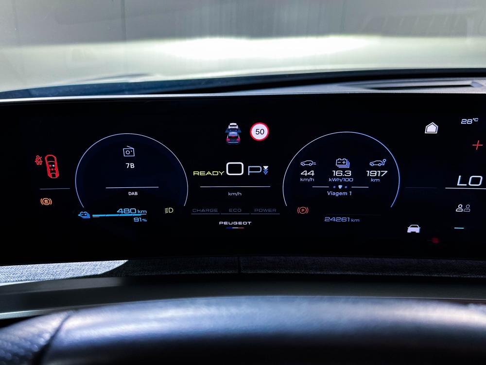 peugeot-e-3008-2025-eletrico-0cc