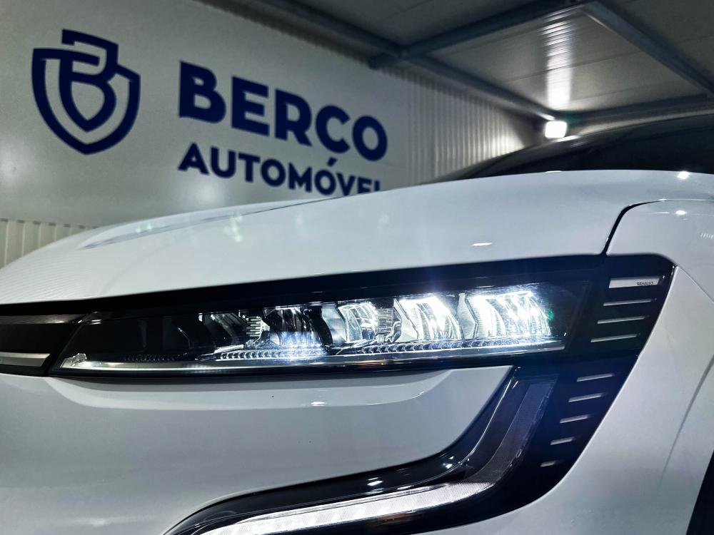 renault-megane-e-tech-2023-eletrico-0cc