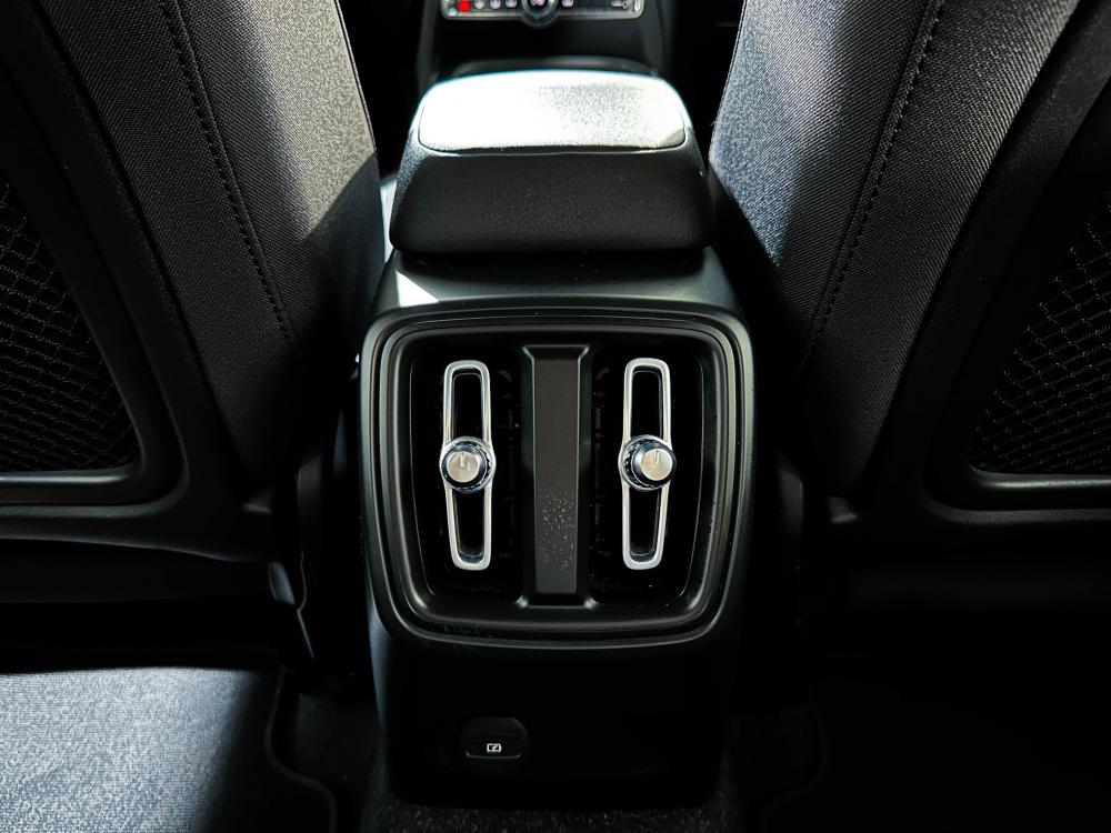 volvo-xc40-2023-eletrico-0cc
