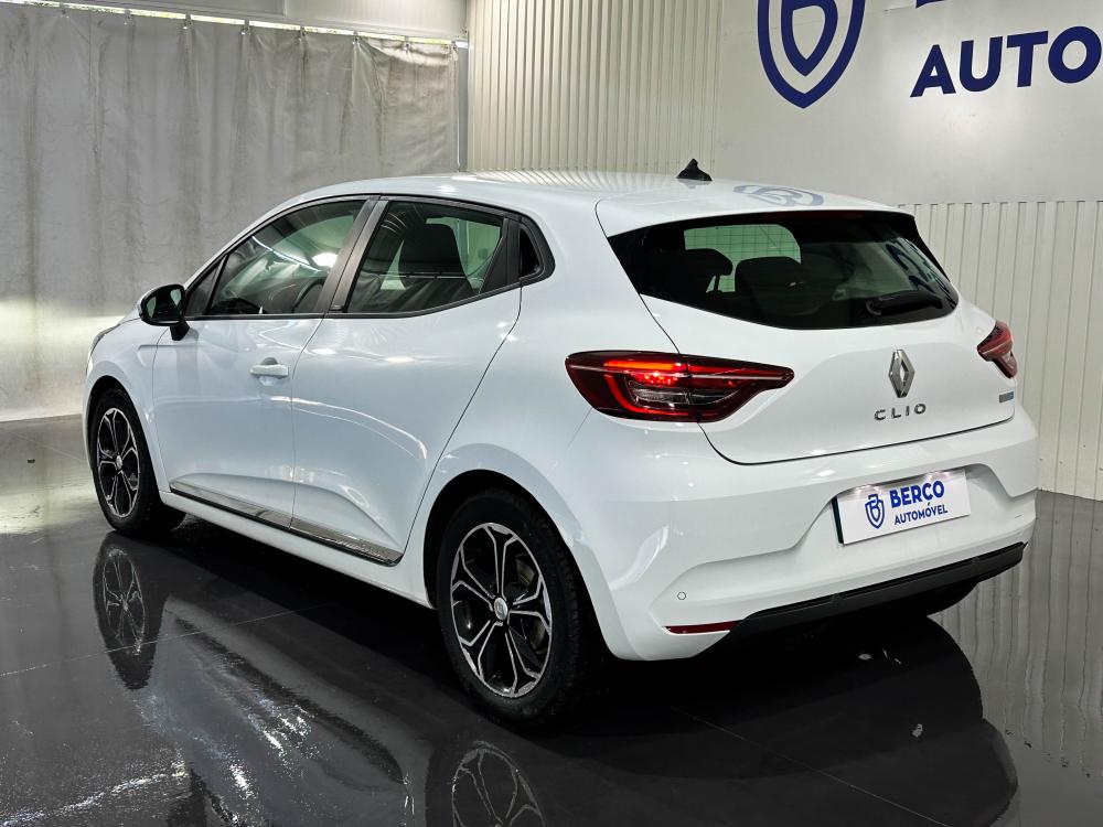 renault-clio-2021-hibrido-a-gasolina-1598cc