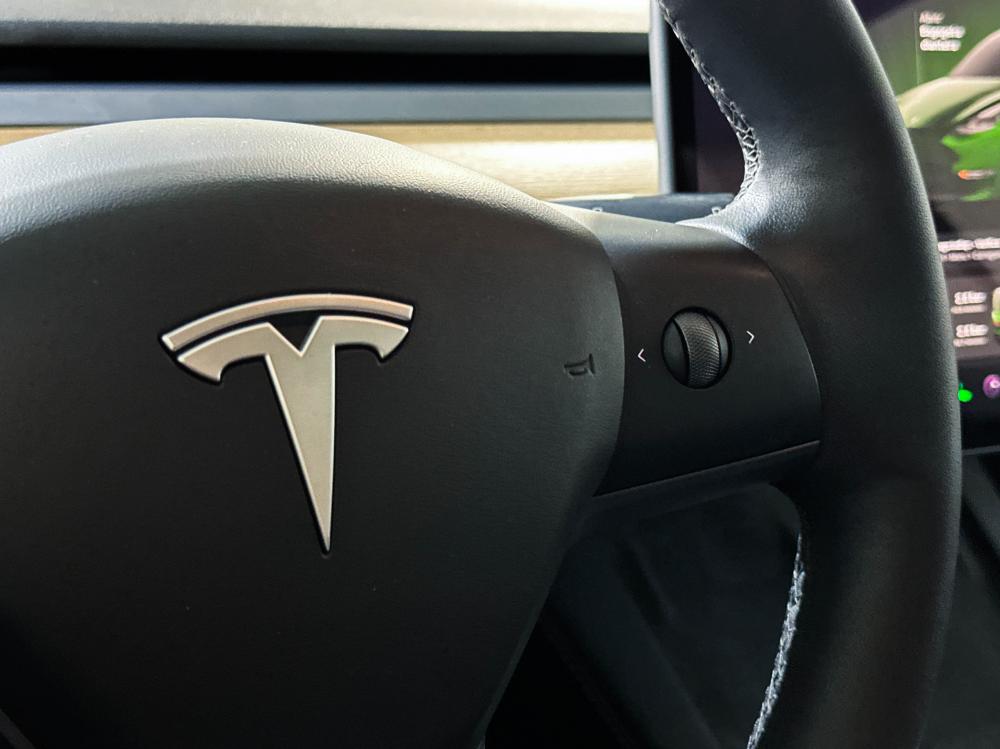 tesla-model-y-2023-eletrico-0cc