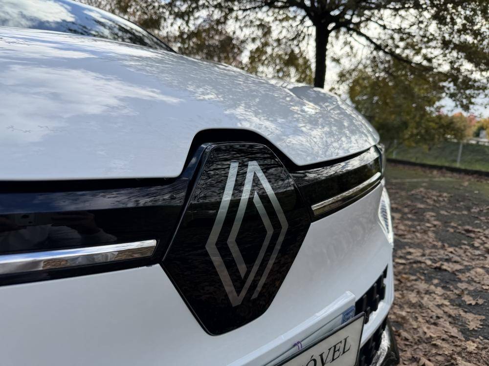 renault-megane-e-tech-2022-eletrico-0cc