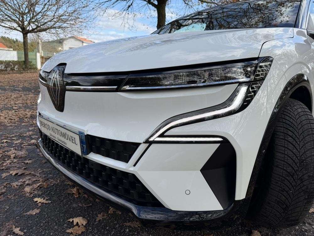renault-megane-e-tech-2022-eletrico-0cc