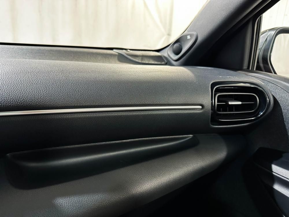 toyota-yaris-2021-hibrido-a-gasolina-1490cc