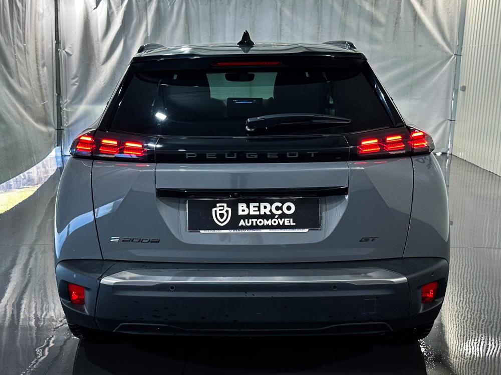 peugeot-e-2008-2023-eletrico-0cc