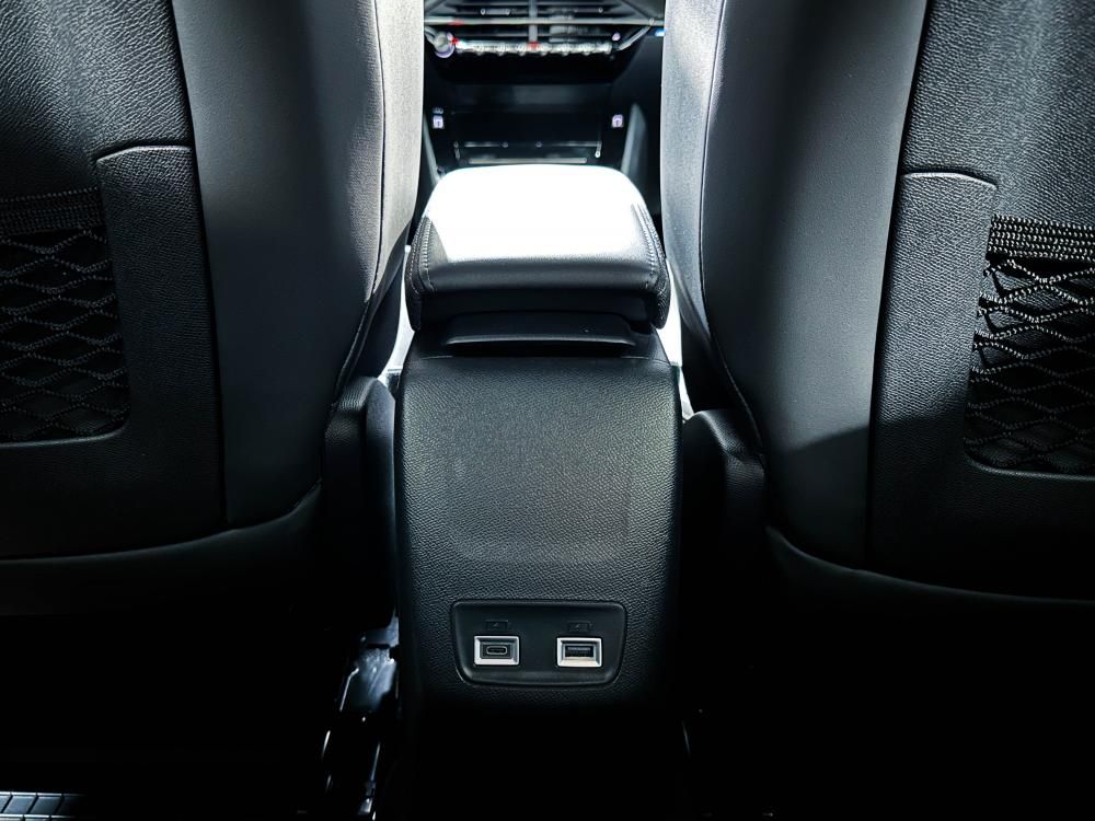 peugeot-e-2008-2023-eletrico-0cc