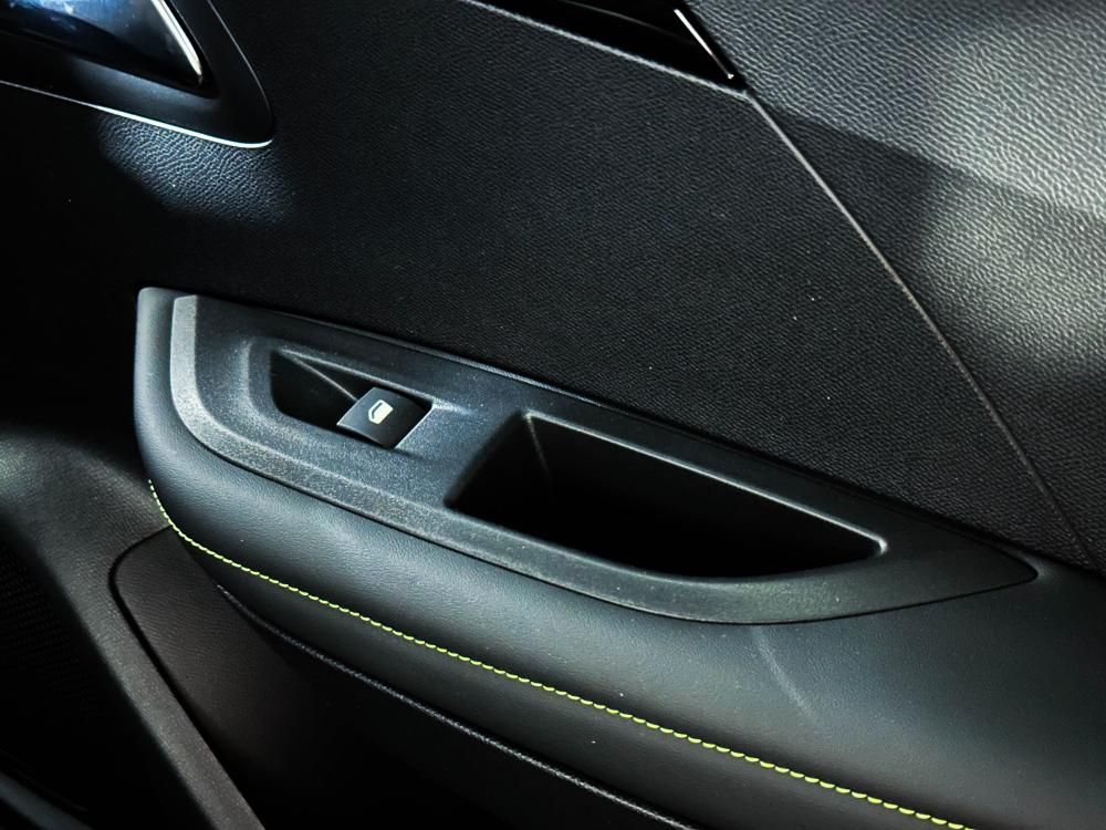 peugeot-e-2008-2023-eletrico-0cc