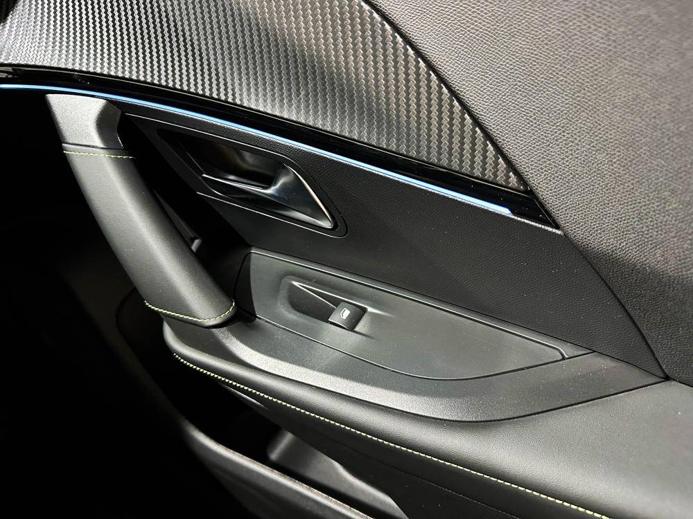 peugeot-e-2008-2023-eletrico-0cc