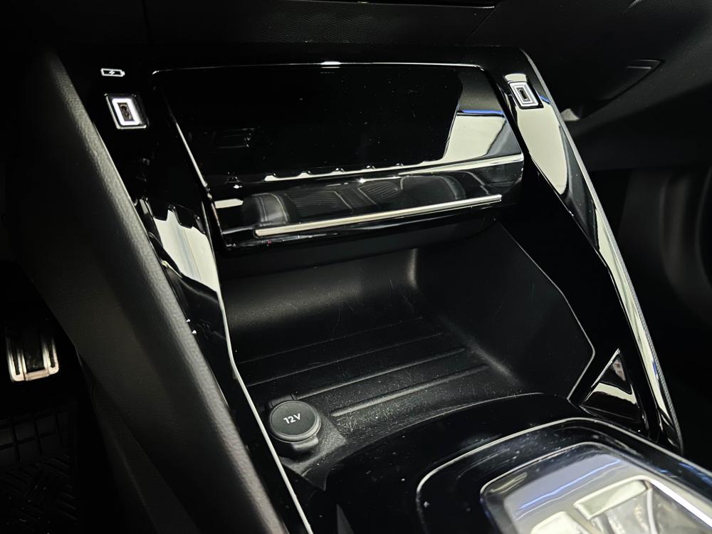 peugeot-e-2008-2023-eletrico-0cc
