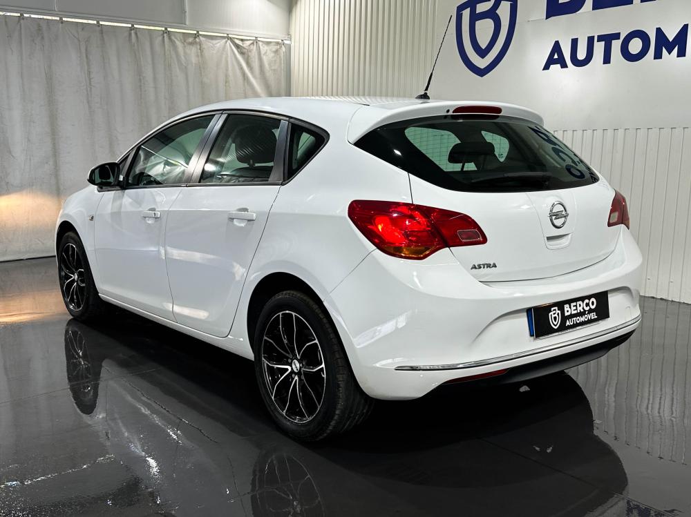 opel-astra-2014-diesel-1598cc