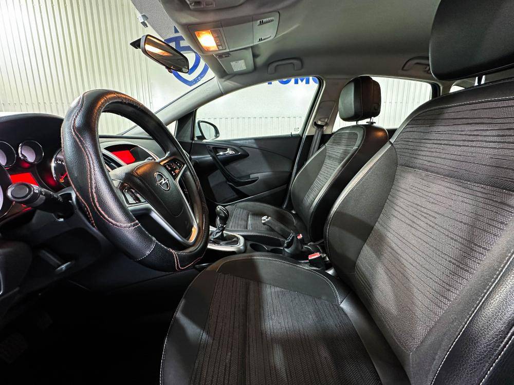 opel-astra-2014-diesel-1598cc