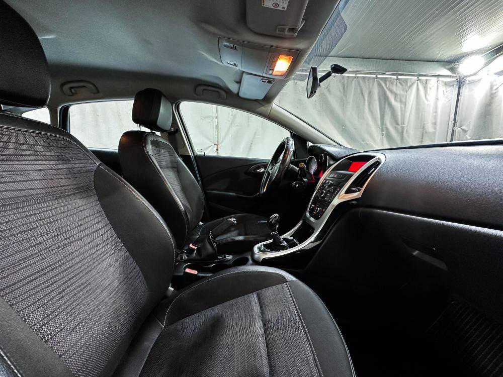 opel-astra-2014-diesel-1598cc