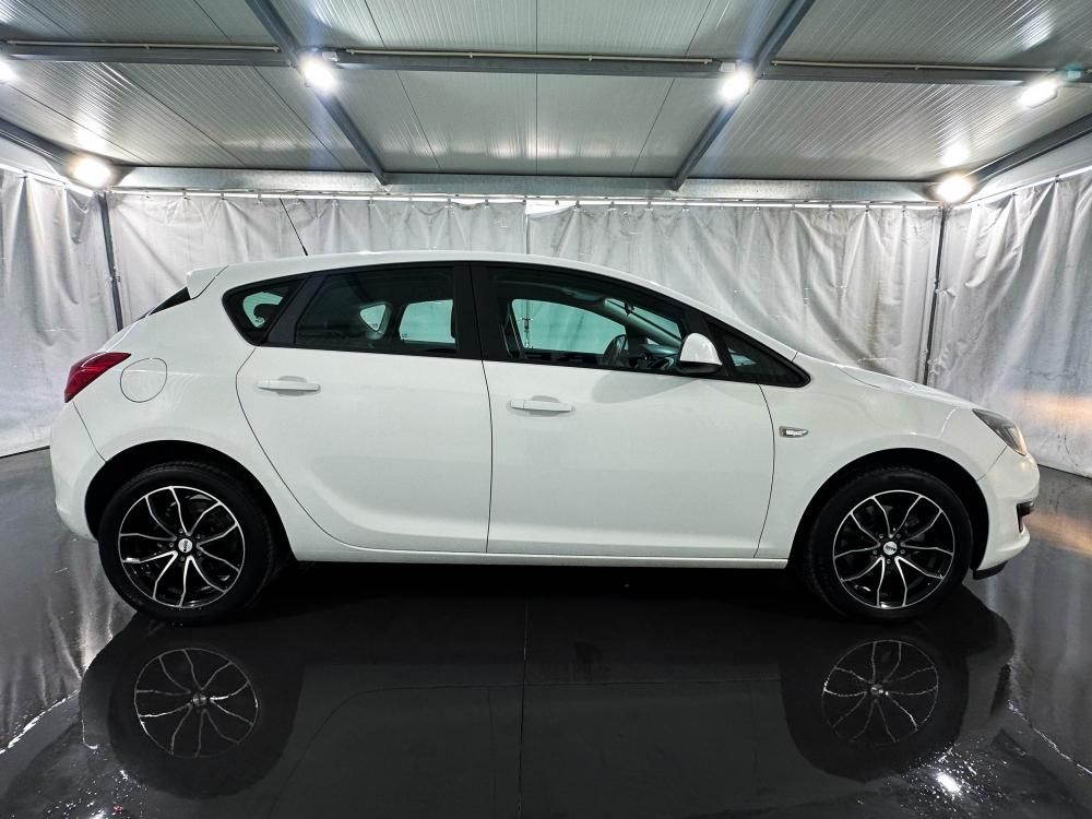 opel-astra-2014-diesel-1598cc