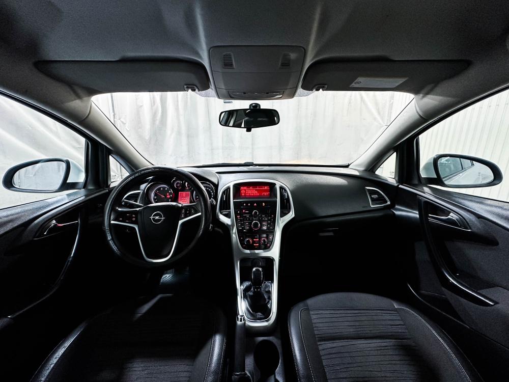 opel-astra-2014-diesel-1598cc