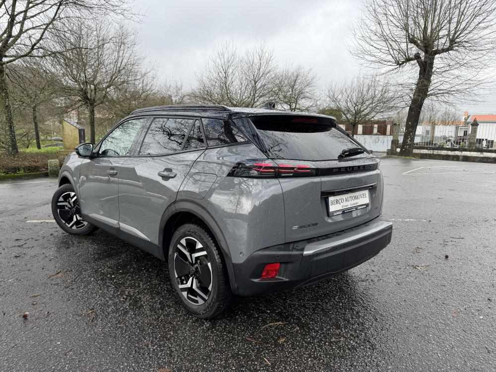 peugeot-e-2008-2023-eletrico-0cc