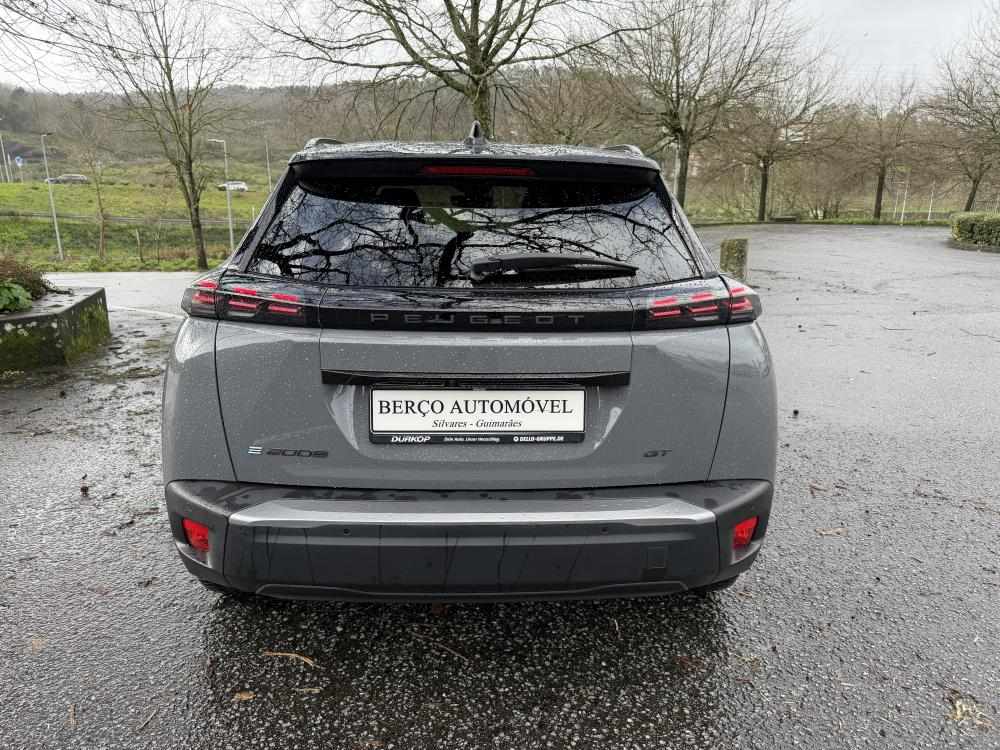 peugeot-e-2008-2023-eletrico-0cc