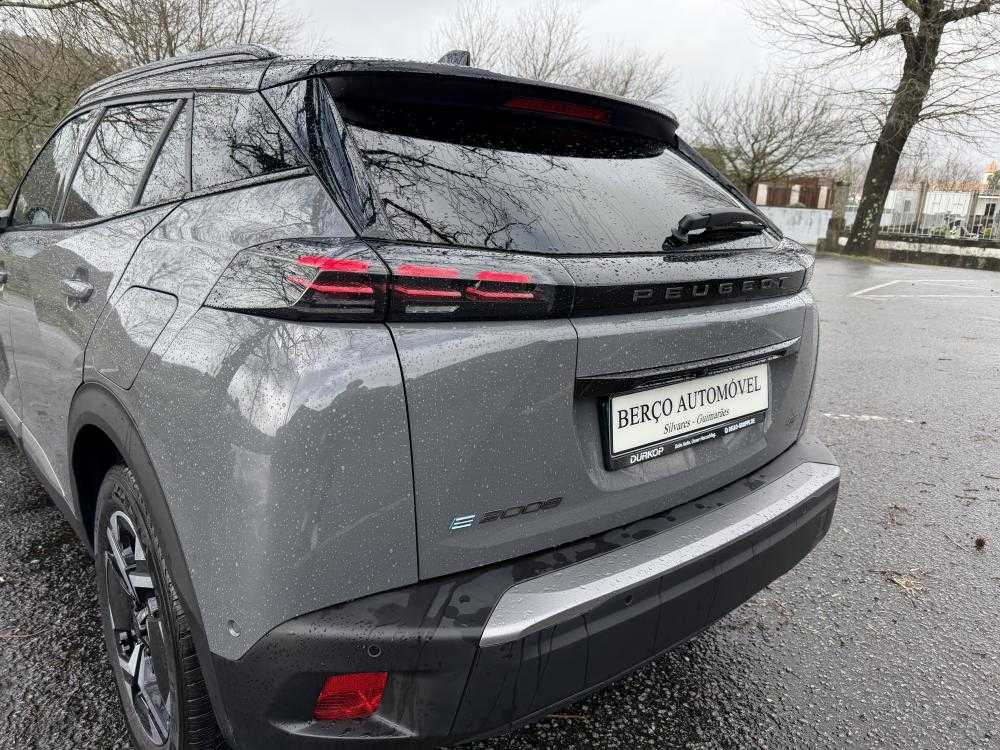 peugeot-e-2008-2023-eletrico-0cc