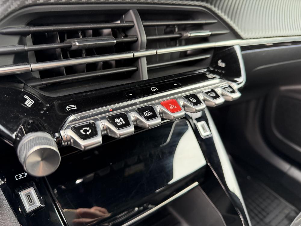 peugeot-e-2008-2023-eletrico-0cc