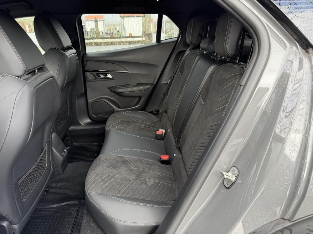 peugeot-e-2008-2023-eletrico-0cc