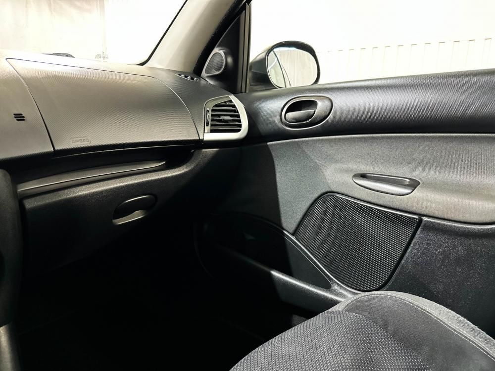 peugeot-206-2010-gasolina-1100cc