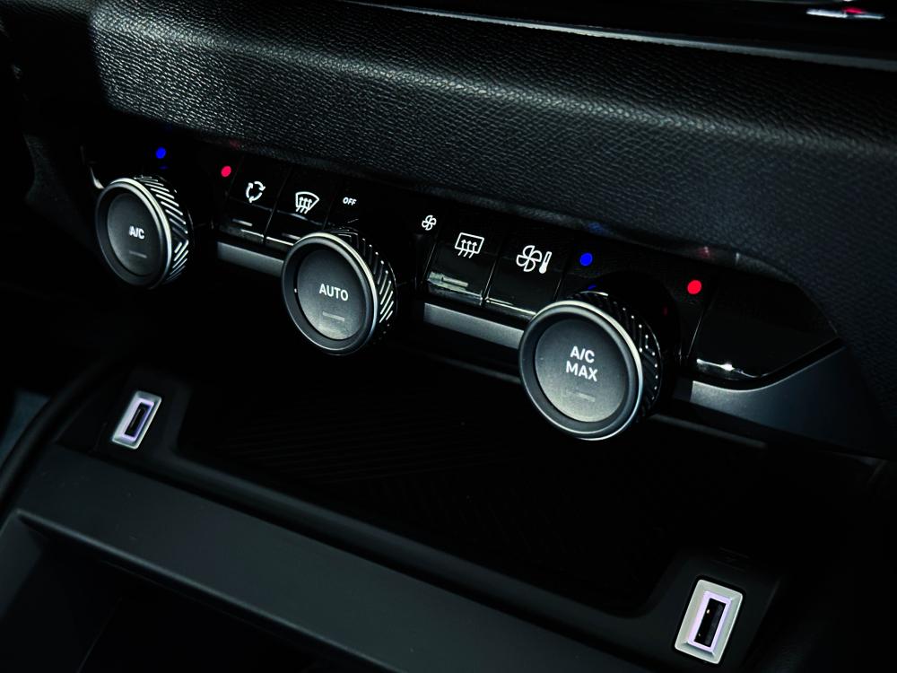 citroen-e-c4-2021-eletrico-0cc