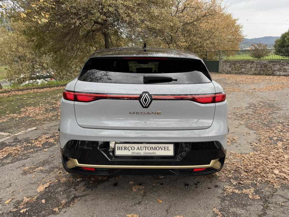renault-megane-e-tech-2022-eletrico-0cc