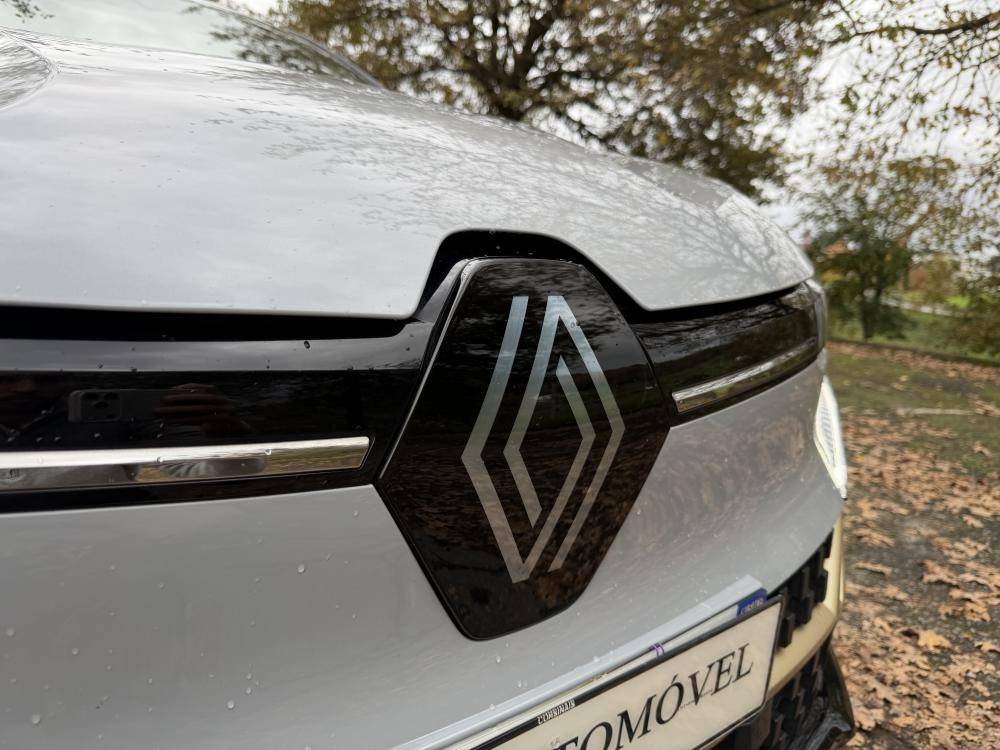renault-megane-e-tech-2022-eletrico-0cc