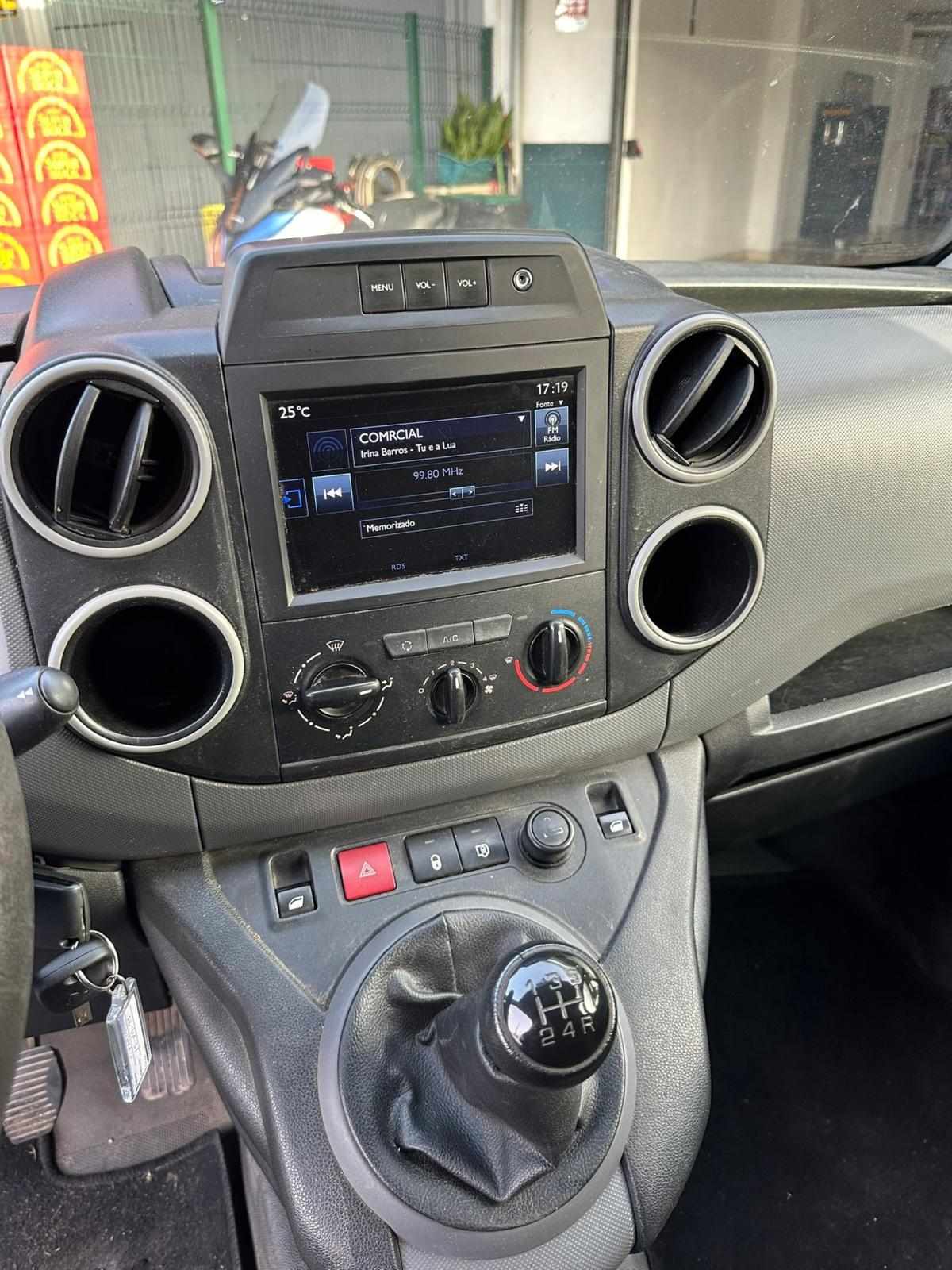 peugeot-partner-2018-diesel-1560cc