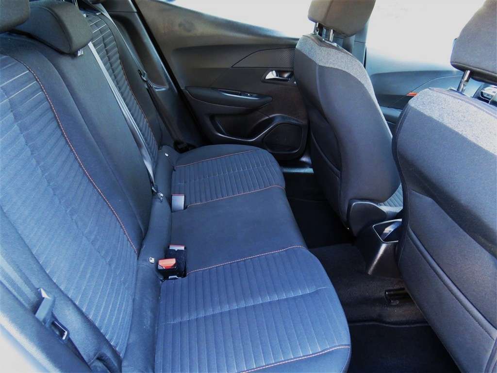 peugeot-2008-2023-gasolina-1199cc