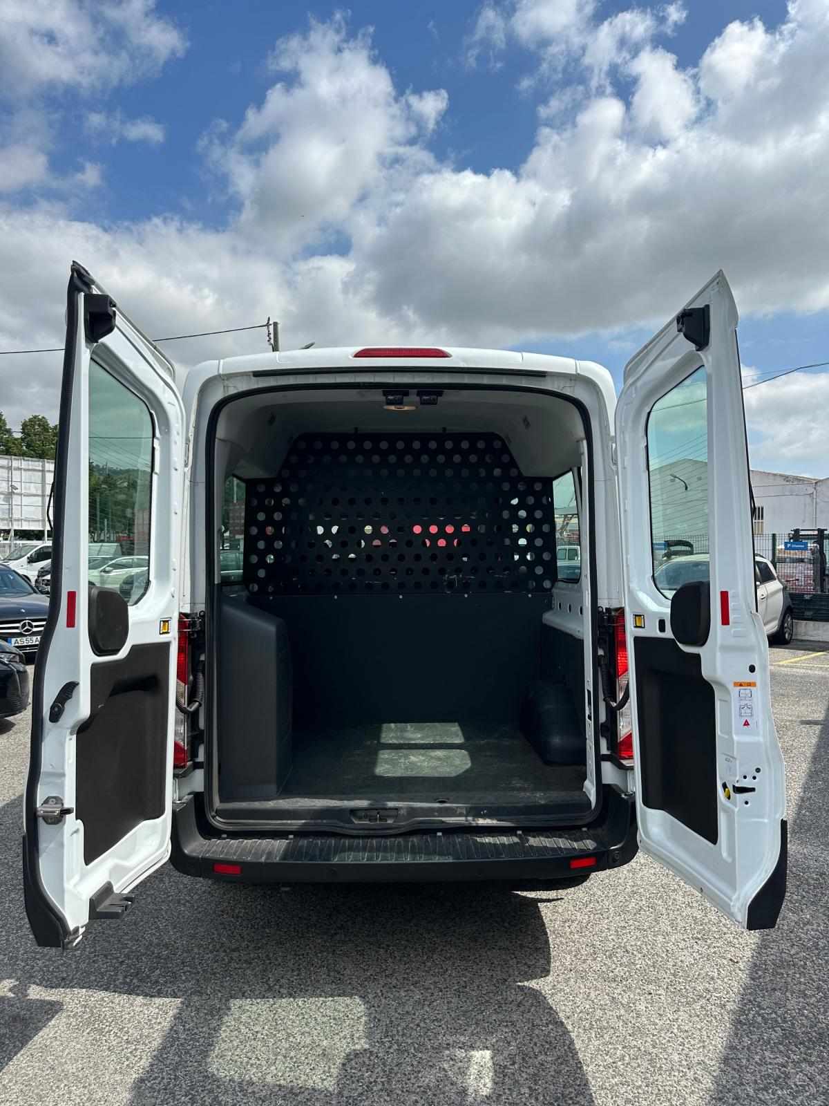 ford-transit-2024-diesel-1995cc