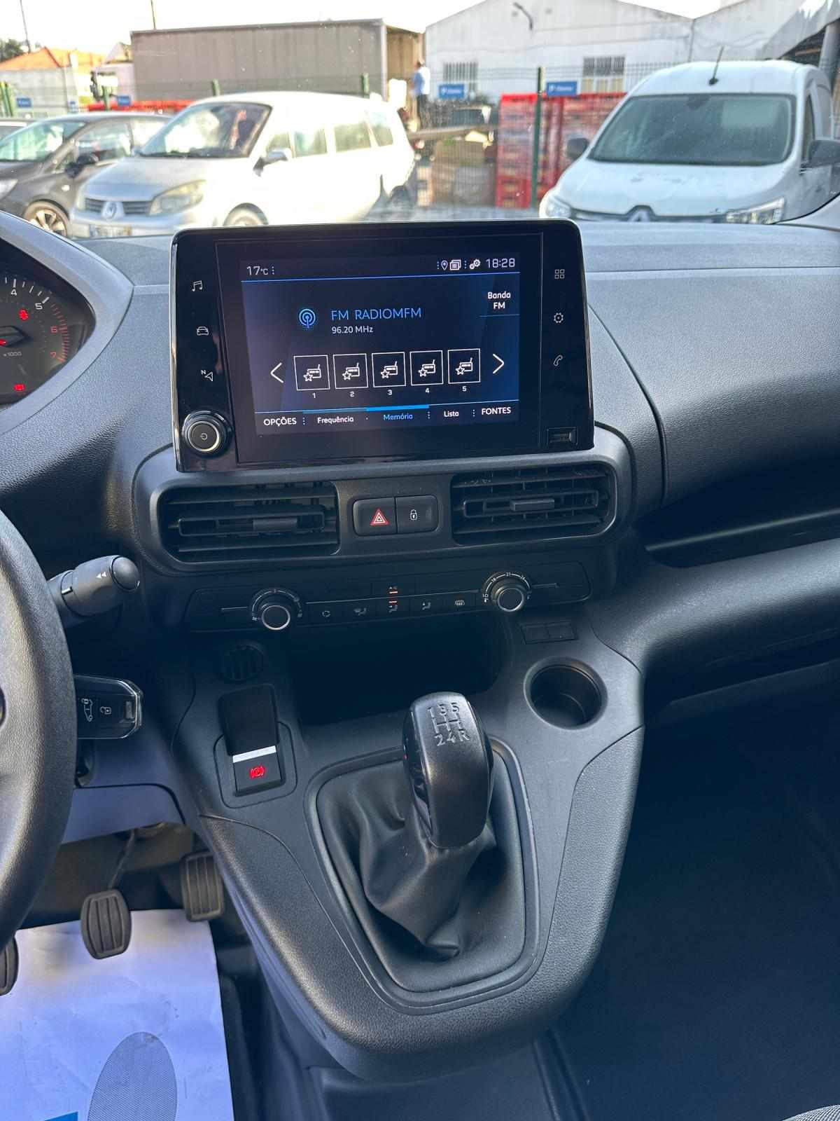 peugeot-partner-2021-diesel-1499cc