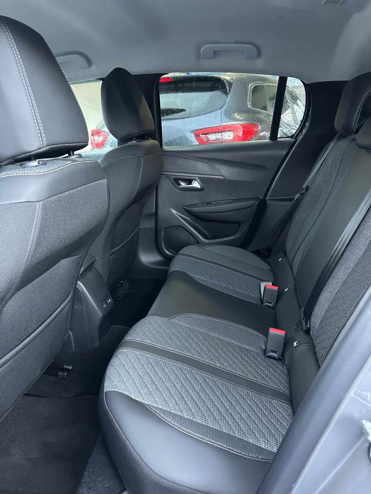 peugeot-208-2025-hibrido-a-gasolina-1199cc
