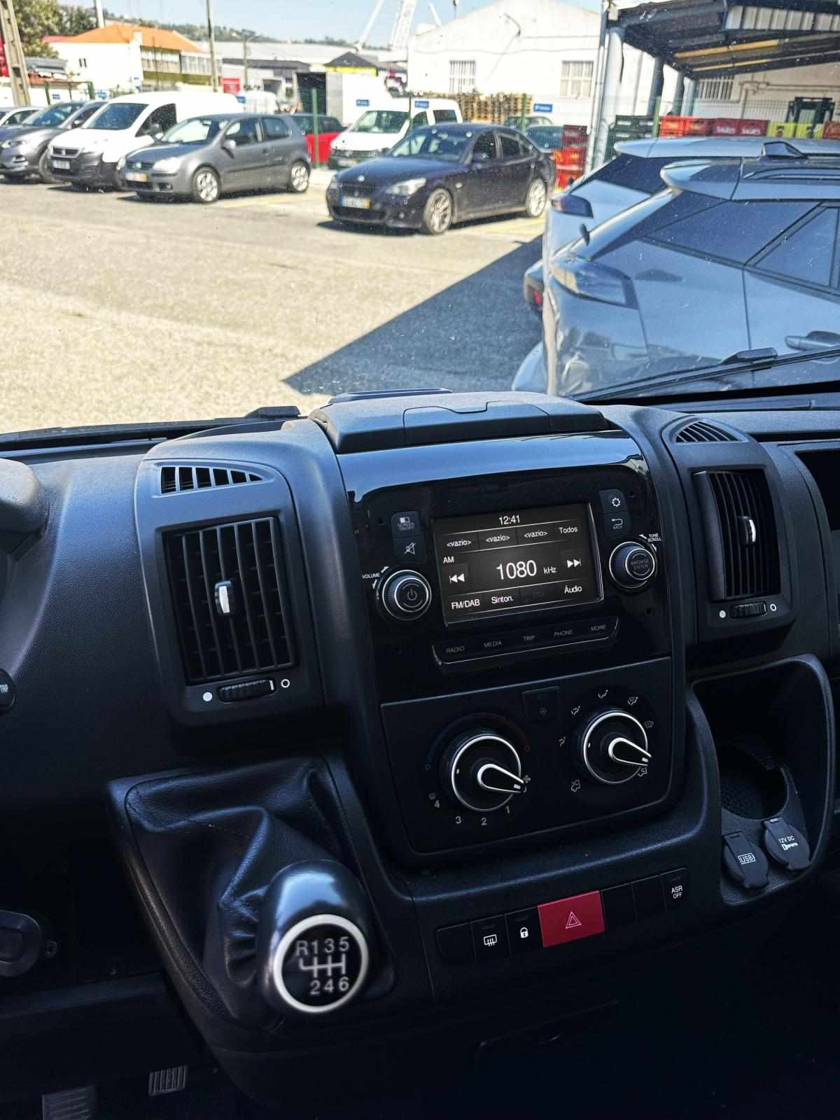 peugeot-boxer-2022-diesel-2179cc