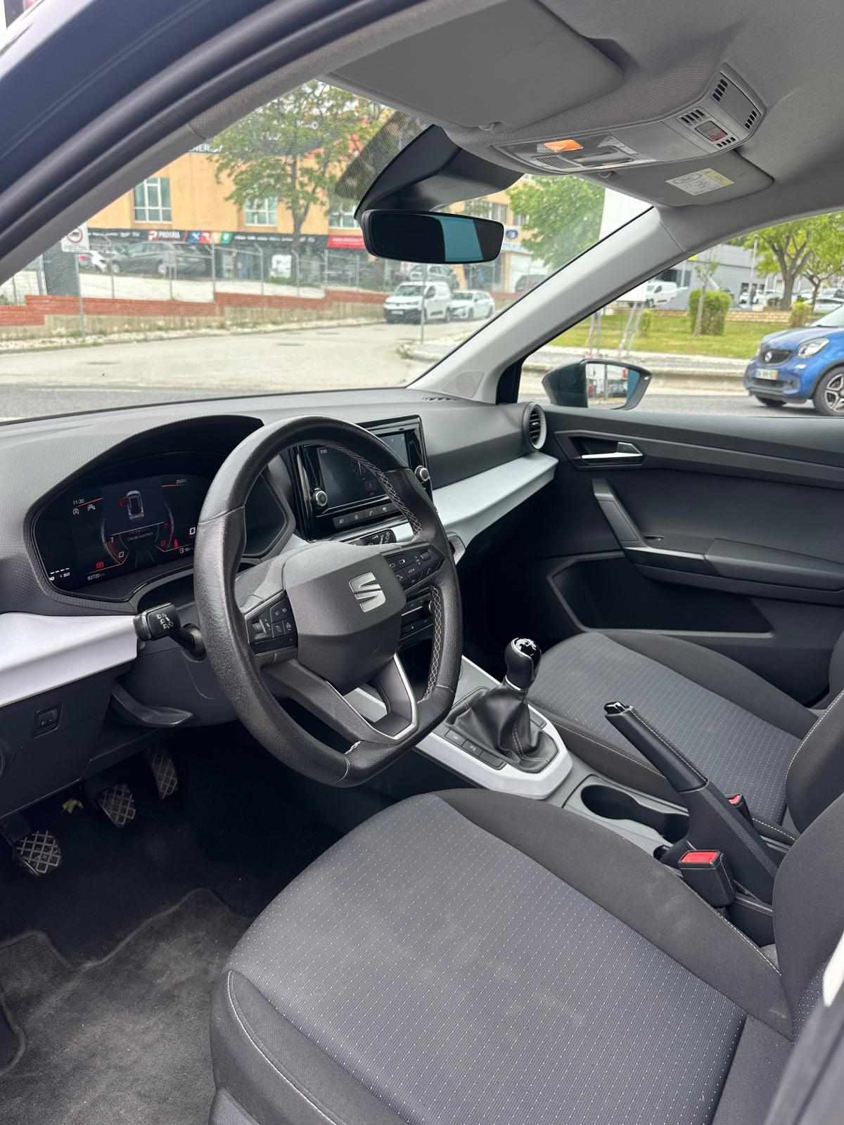seat-arona-2023-gasolina-999cc