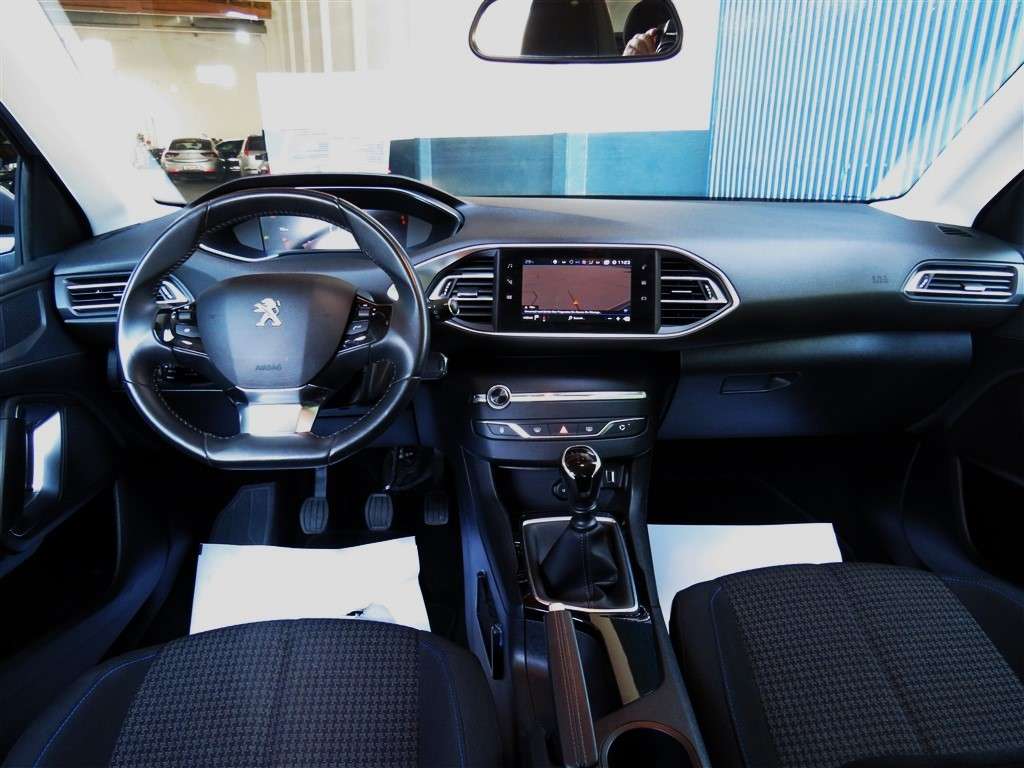 peugeot-308-2021-gasolina-1199cc