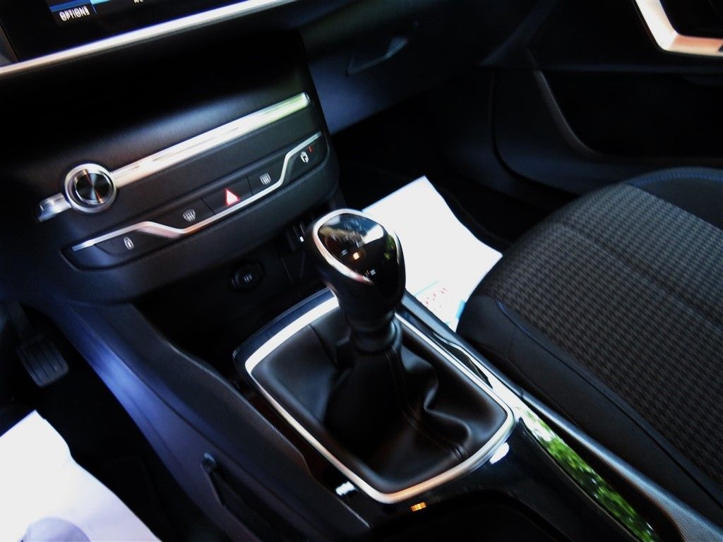peugeot-308-2021-gasolina-1199cc